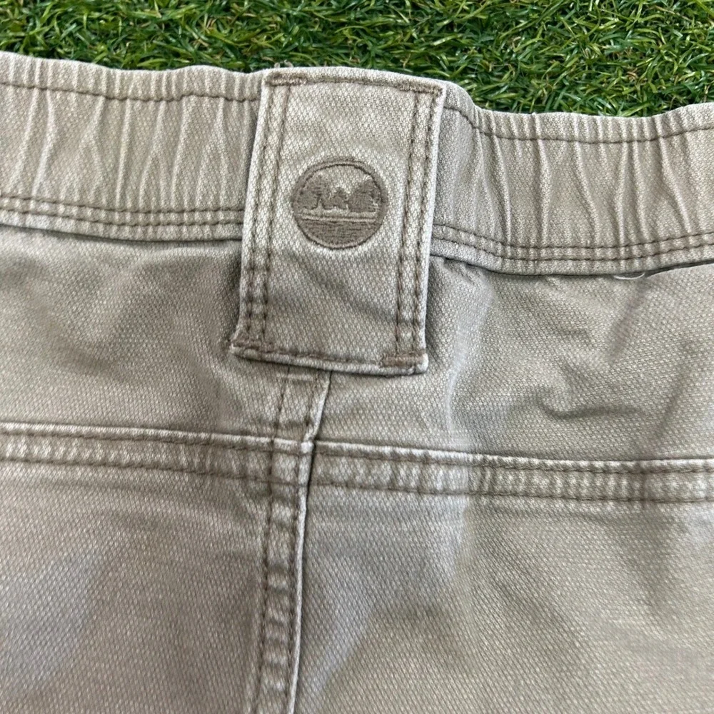 Magellan Outdoors Mens Khaki Tan Cotton Canvas Cargo Shorts Size 40 Elastic